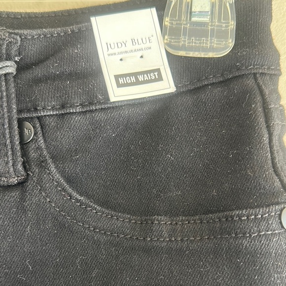 Judy Blue Black Jean Shorts Mid-Length Relaxed Fit - Picture 5 of 12